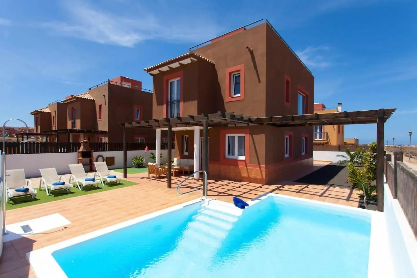 Villa Emma Private Pool Wifi Fibra Minigolf 科拉雷侯